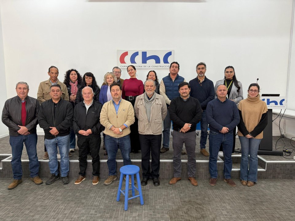 /cchc-atacama-promueve-reflexion-sobre-inclusion-femenina-en-la-construccion