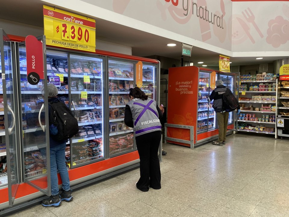 /fiscalizaciones-de-salud-y-sernac-refuerzan-seguridad-alimentaria-en