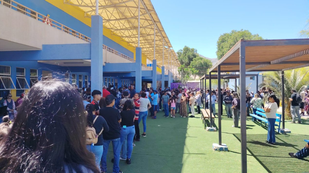 /extensas-filas-marcan-el-desarrollo-de-la-jornada-electoral-en-atacama