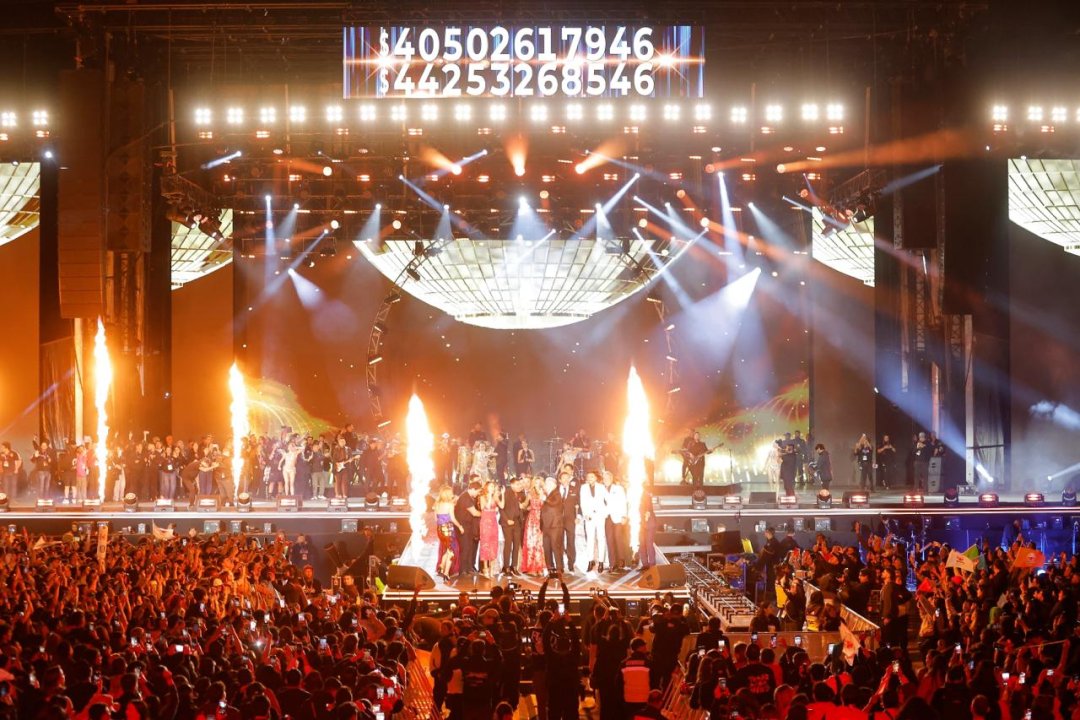 /chile-se-une-nuevamente-por-la-teleton-y-alcanza-su-meta-en-el-estadio