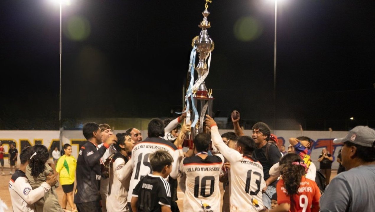 /local/collao-se-corona-campeon-del-futbolito-todo-competidor-taltal-2026