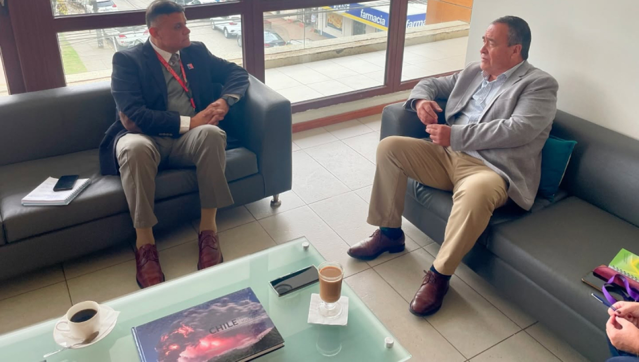 /servicio-de-salud-arauco-y-municipio-revisan-avance-de-proyectos-de