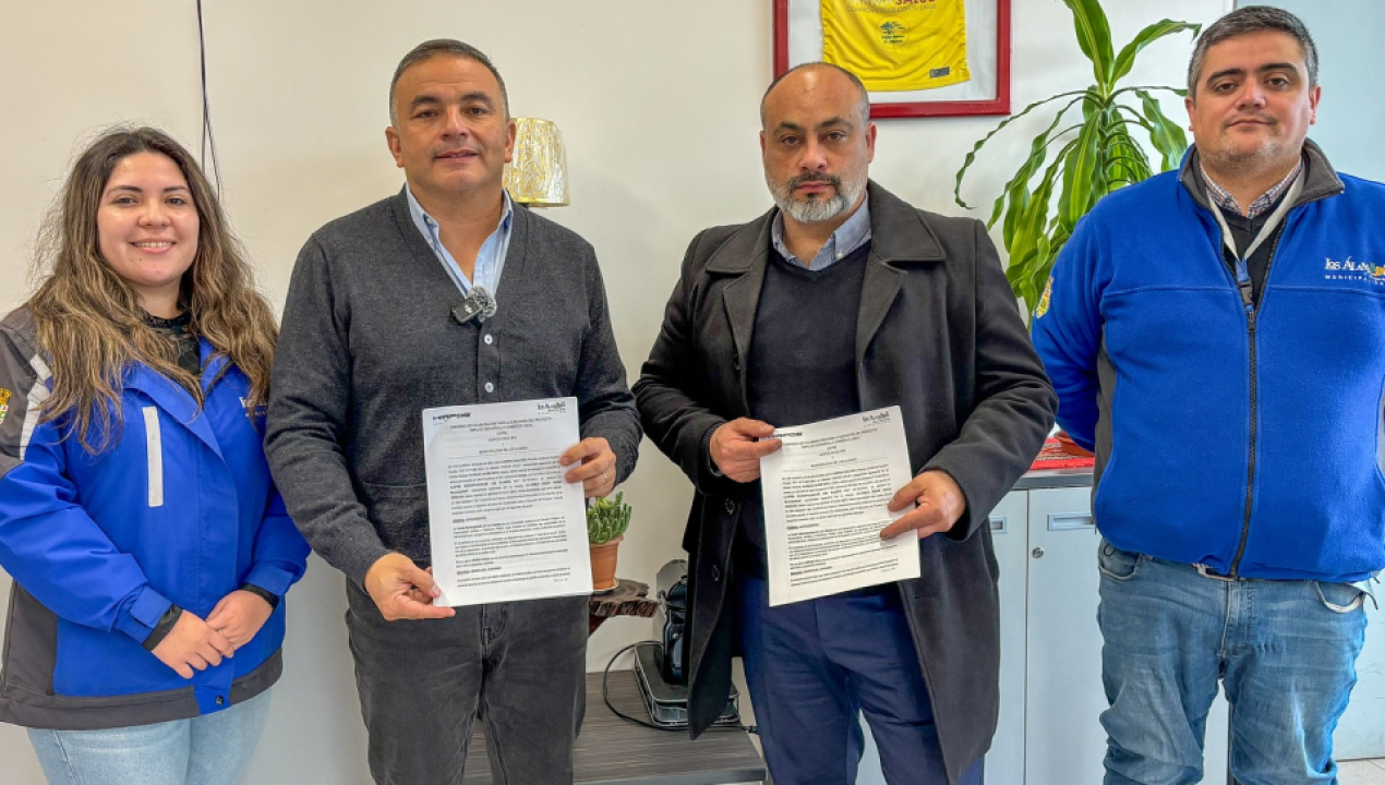 /municipalidad-de-los-alamos-firma-convenio-para-impulsar-la-digitalizacion
