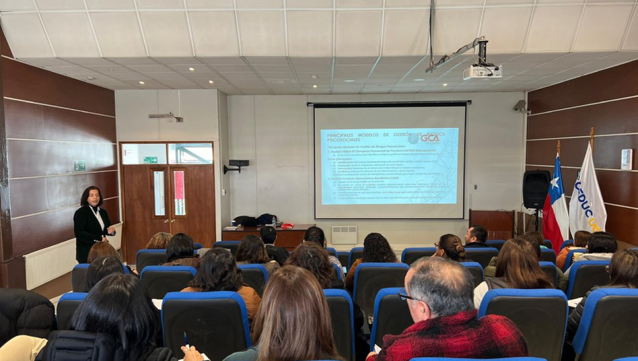 /servicio-de-salud-arauco-realizo-capacitacion-en-ley-karin-a-su-comunidad