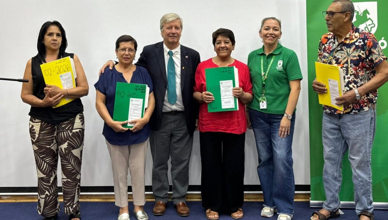 /familias-de-curico-reciben-regularizacion-de-viviendas