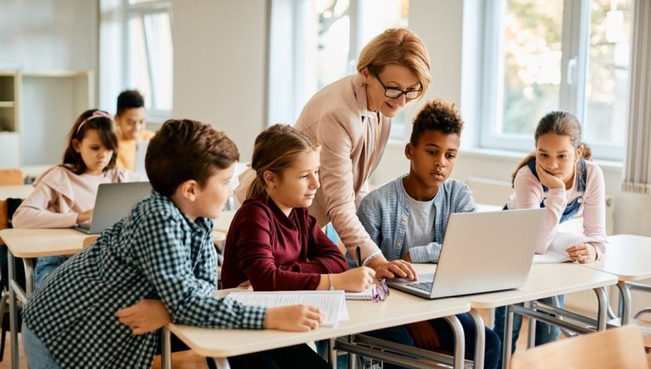 /la-mitad-en-chile-reprueba-el-sistema-educativo-y-tiene-la-percepcion-mas