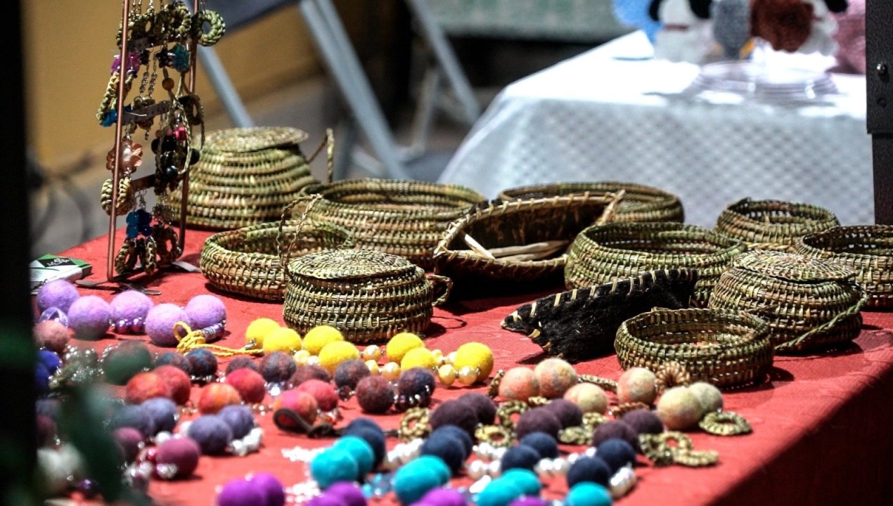 /artesania-gastronomia-y-musica-en-vivo-dan-vida-a-la-xiii-expo-indigena