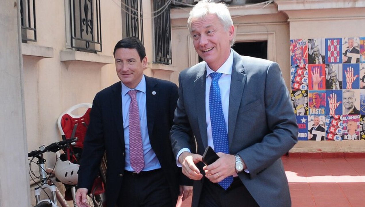 /actualidad/politica/elecciones/comando-de-jose-antonio-kast-inicia-despliegue-en-las-condes-a-la-espera-de