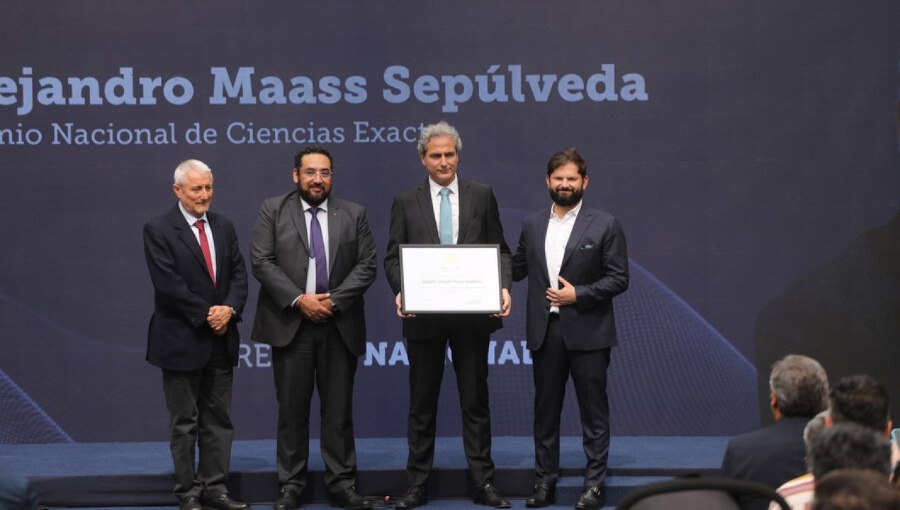 /actualidad/presidente-gabriel-boric-entrego-los-premios-nacionales-2025