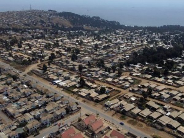 Inicia desalojo progresivo de megatoma en San Antonio con tensión y barricadas