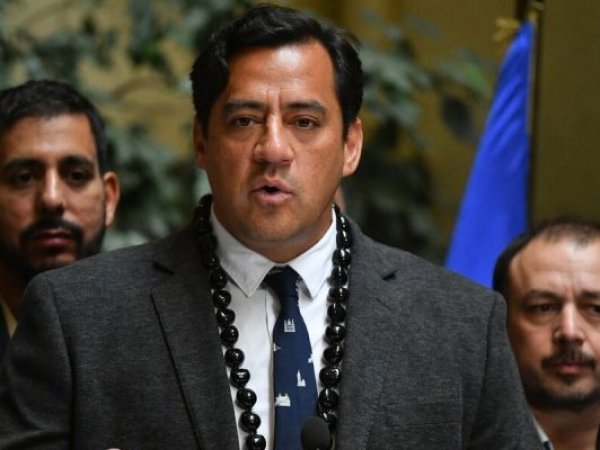 Diputado Hotuiti Teao evalúa acusación constitucional contra exministro Carlos Montes