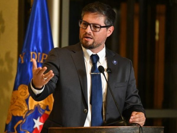 Proyecto del PDG plantea bajar dieta parlamentaria en más de un 30%