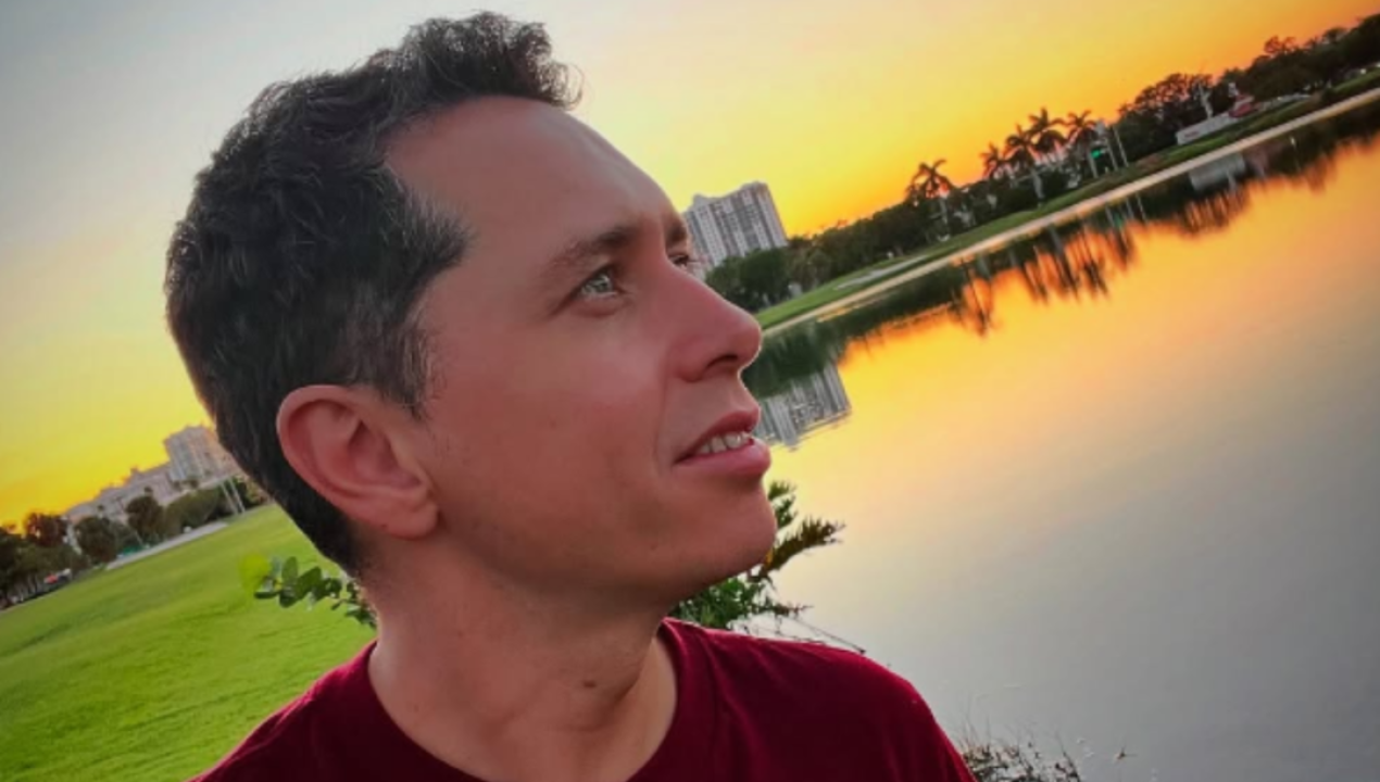 /magazine/seguidora-de-karol-lucero-le-pide-consejo-tras-ser-infiel-y-el-comparte