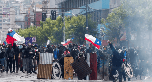 2022_10_18_11_27_07_Estallido_social_en_Chile_saqueos_e_incendios_en_la_cuarta_semana_de_protestas