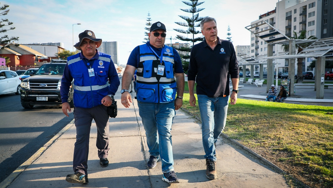 /alcalde-de-antofagasta-expone-en-el-congreso-y-concejo-aprueba-100-camaras